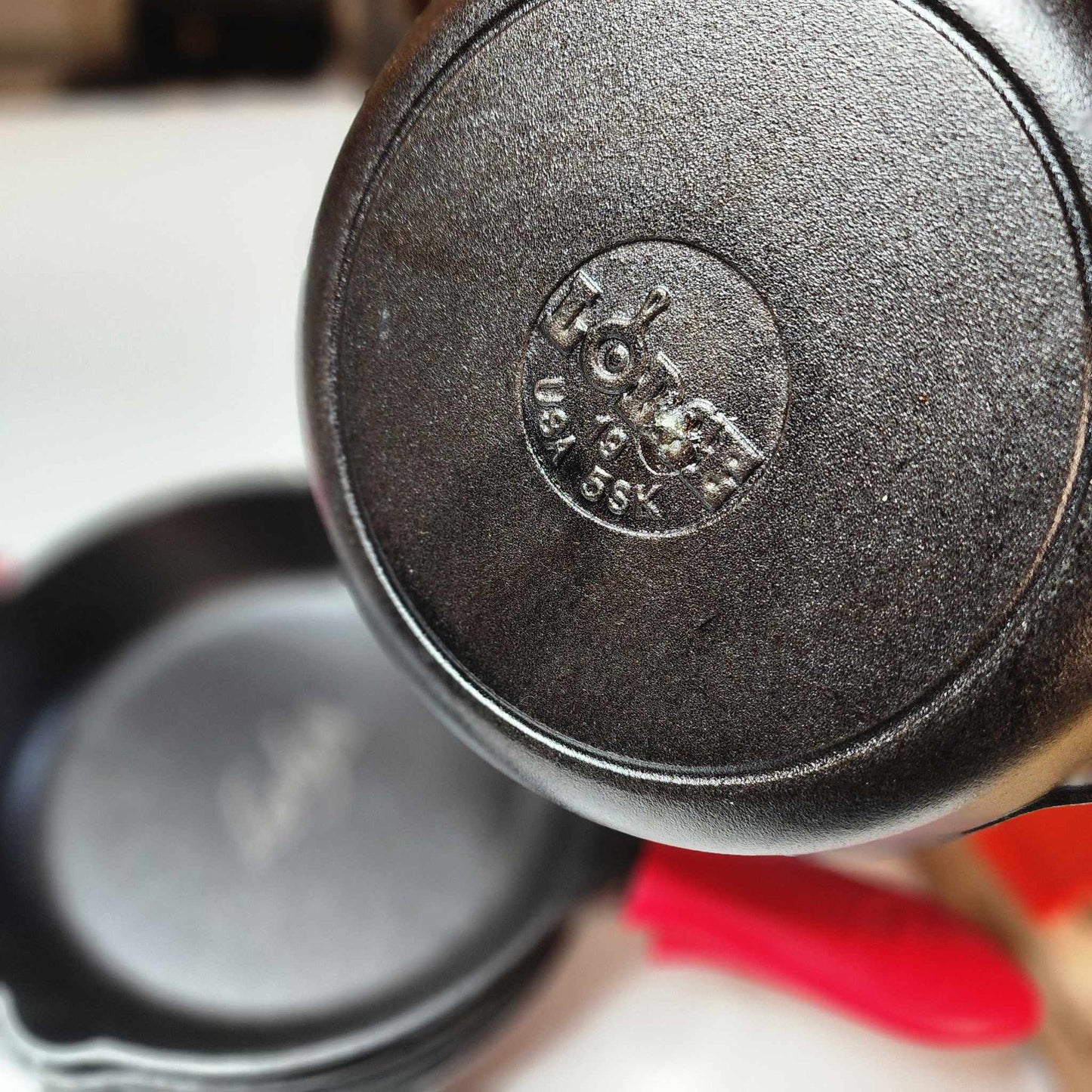 8" Cast Iron Lady And The Pepper™️ Pan